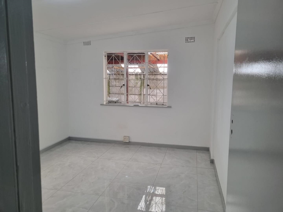 To Let 1 Bedroom Property for Rent in Eikendal Western Cape